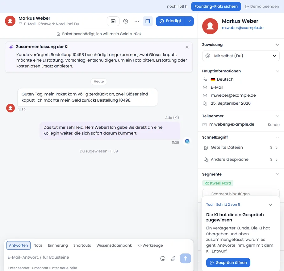 Talkward-Demo: Die KI hat dir ein Gespräch mit einem verärgerten Kunden zugewiesen und oben zusammengefasst, unten rechts erklärt die Tour den nächsten Schritt.