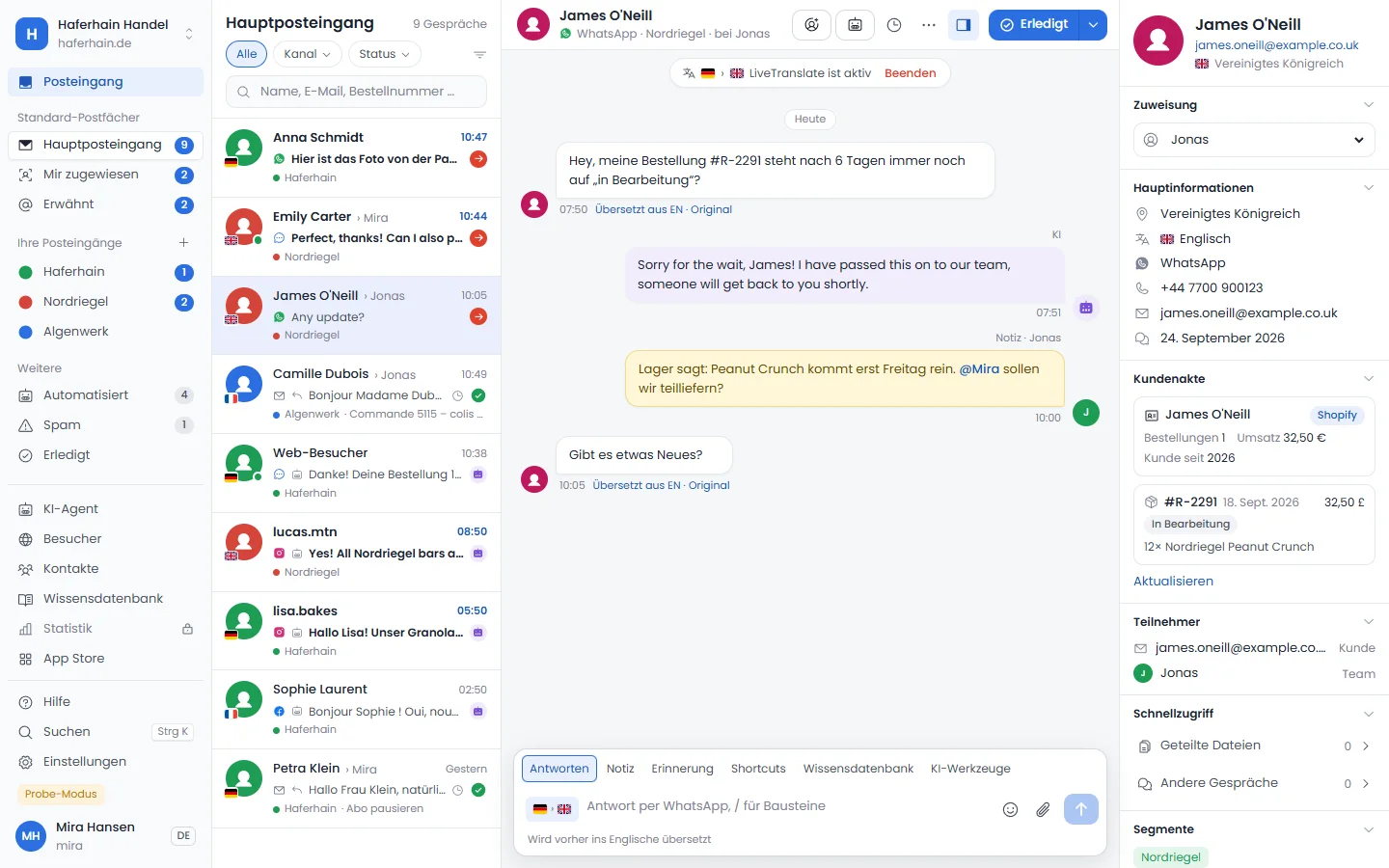 Talkward-Posteingang: ein englisches WhatsApp-Gespräch, automatisch übersetzt, eine interne Notiz im Team und daneben die Kundenakte mit Bestellung, Status und Umsatz aus dem Shopsystem.